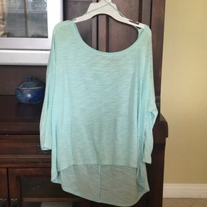 Cropped sleeve shirt